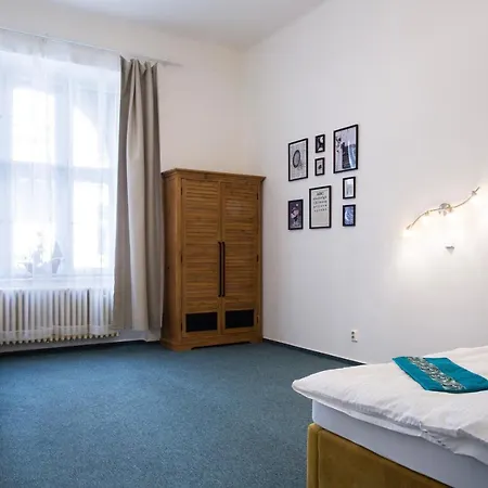 Apartment Large 3 Bdr In The Heart Of