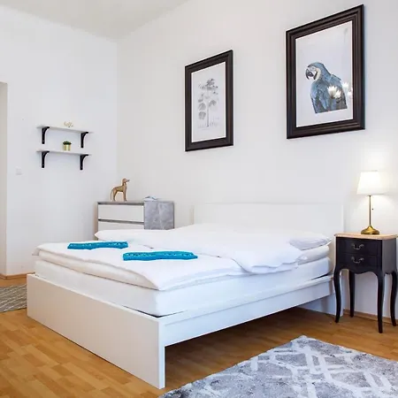 Apartment Large 3 Bdr In The Heart Of Prague