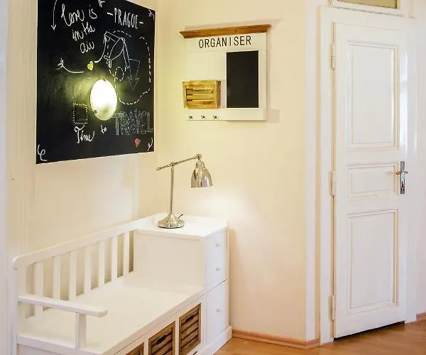 Large 3 Bdr In The Heart Of *