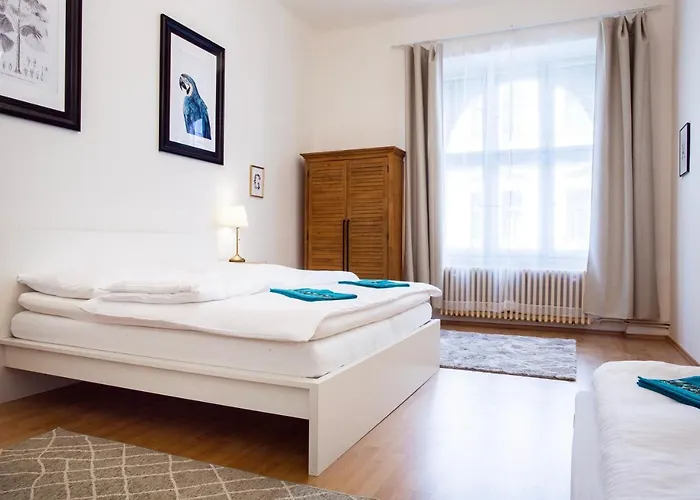 Large 3 Bdr In The Heart Of *