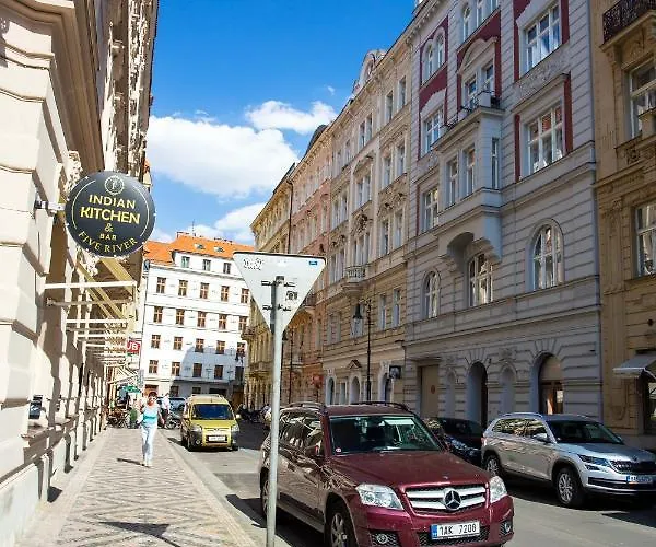 Large 3 Bdr In The Heart Of