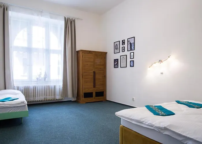Apartment Large 3 Bdr In The Heart Of