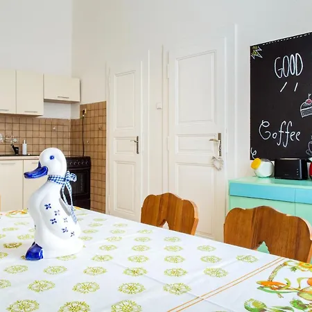 Apartment Large 3 Bdr In The Heart Of Prag